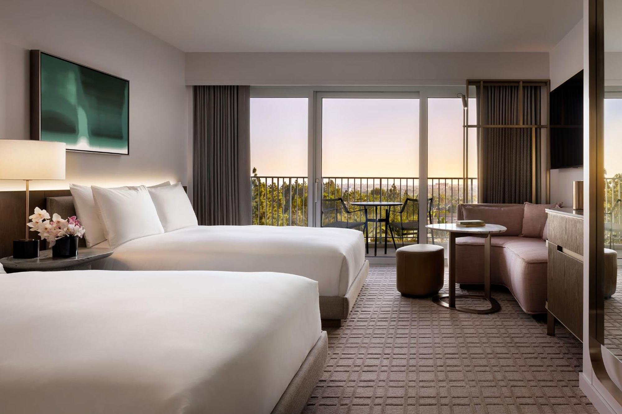 Fairmont Century Plaza Angeles Hotel 5*